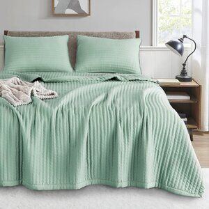 Oversized King Quilt Set - Green -  New In Original Packaging